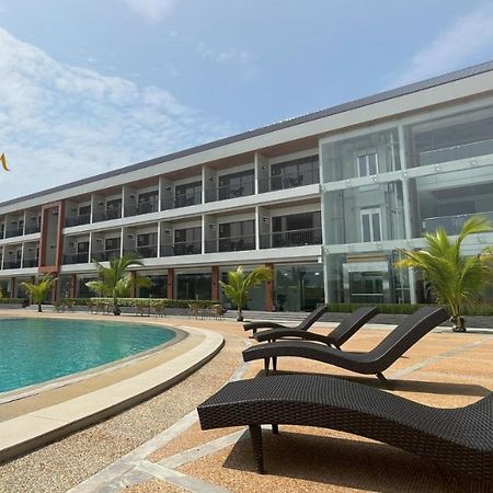 River Palm Hotel And Resort Powered By Cocotel Bugallon Екстериор снимка