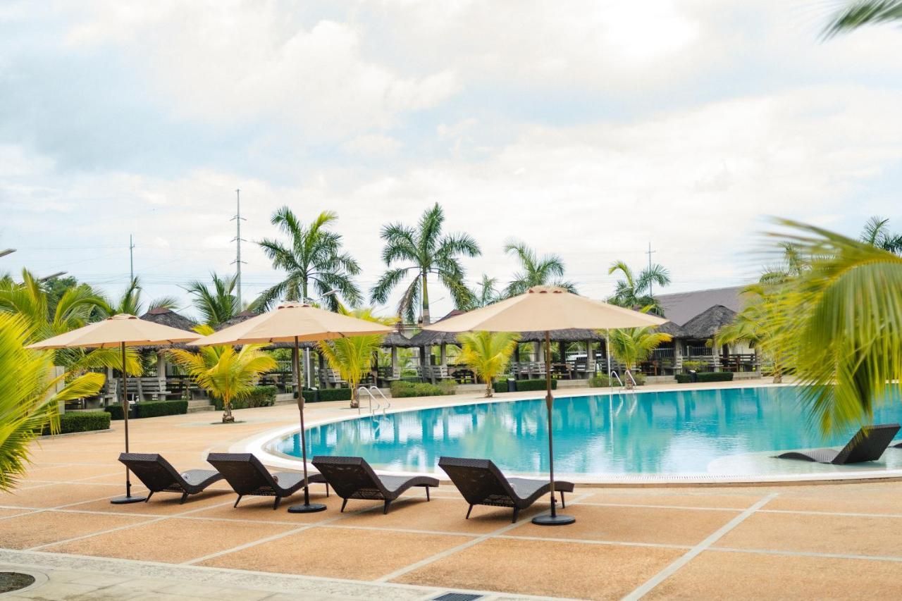 River Palm Hotel And Resort Powered By Cocotel Bugallon Екстериор снимка