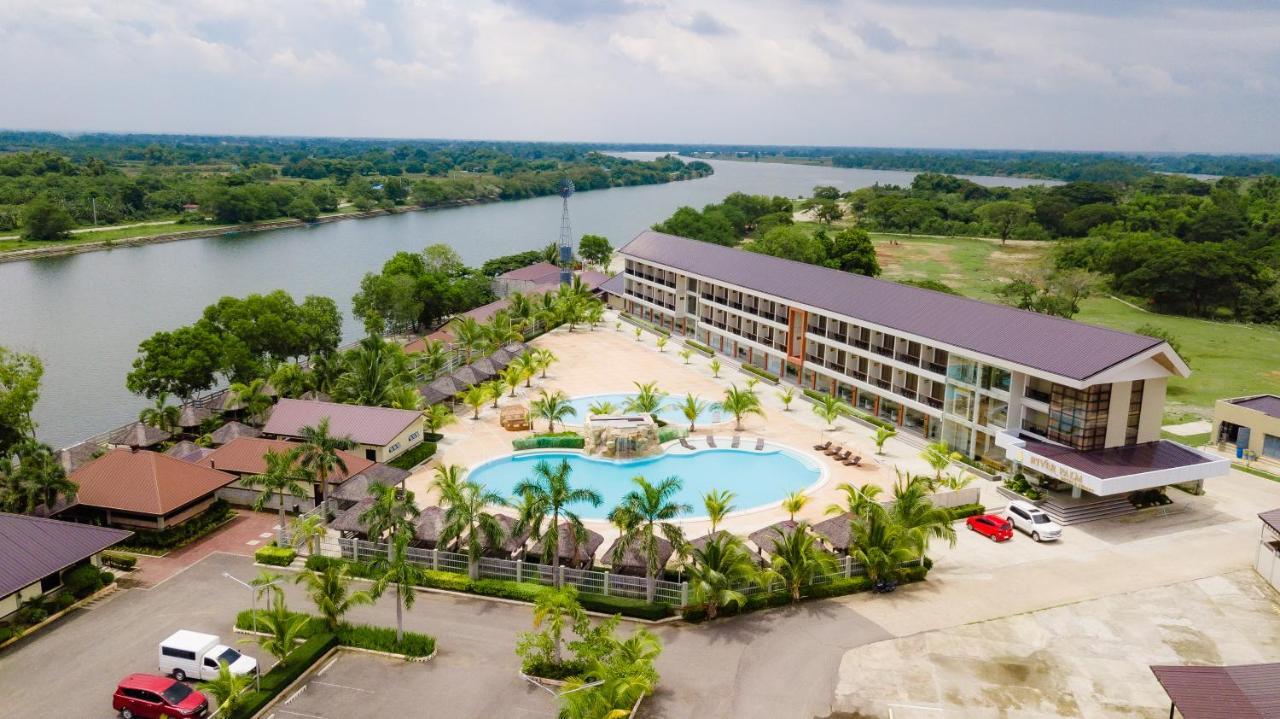 River Palm Hotel And Resort Powered By Cocotel Bugallon Екстериор снимка