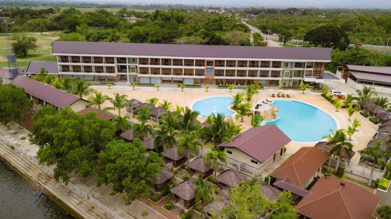 River Palm Hotel And Resort Powered By Cocotel Bugallon Екстериор снимка