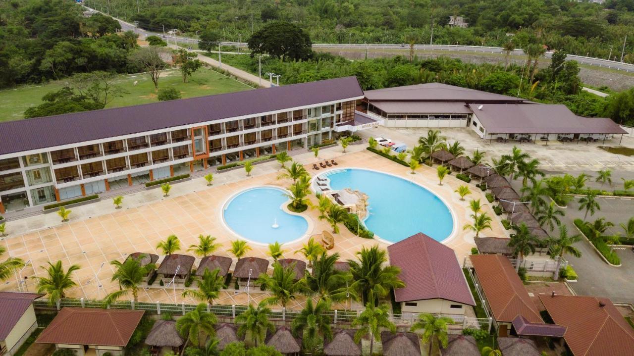 River Palm Hotel And Resort Powered By Cocotel Bugallon Екстериор снимка
